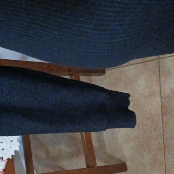 Hippie Rose- Classic Black Long Sleeve Dress - Picture 4 of 14